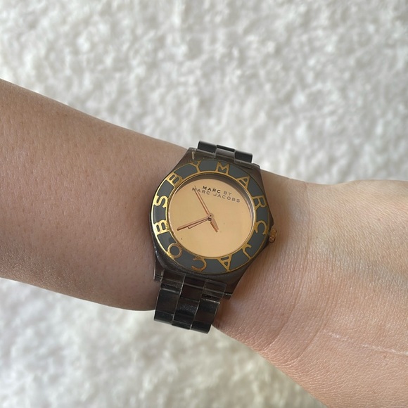 Marc by Marc Jacobs Rose Gold MBM4557 Watch - Picture 2 of 4